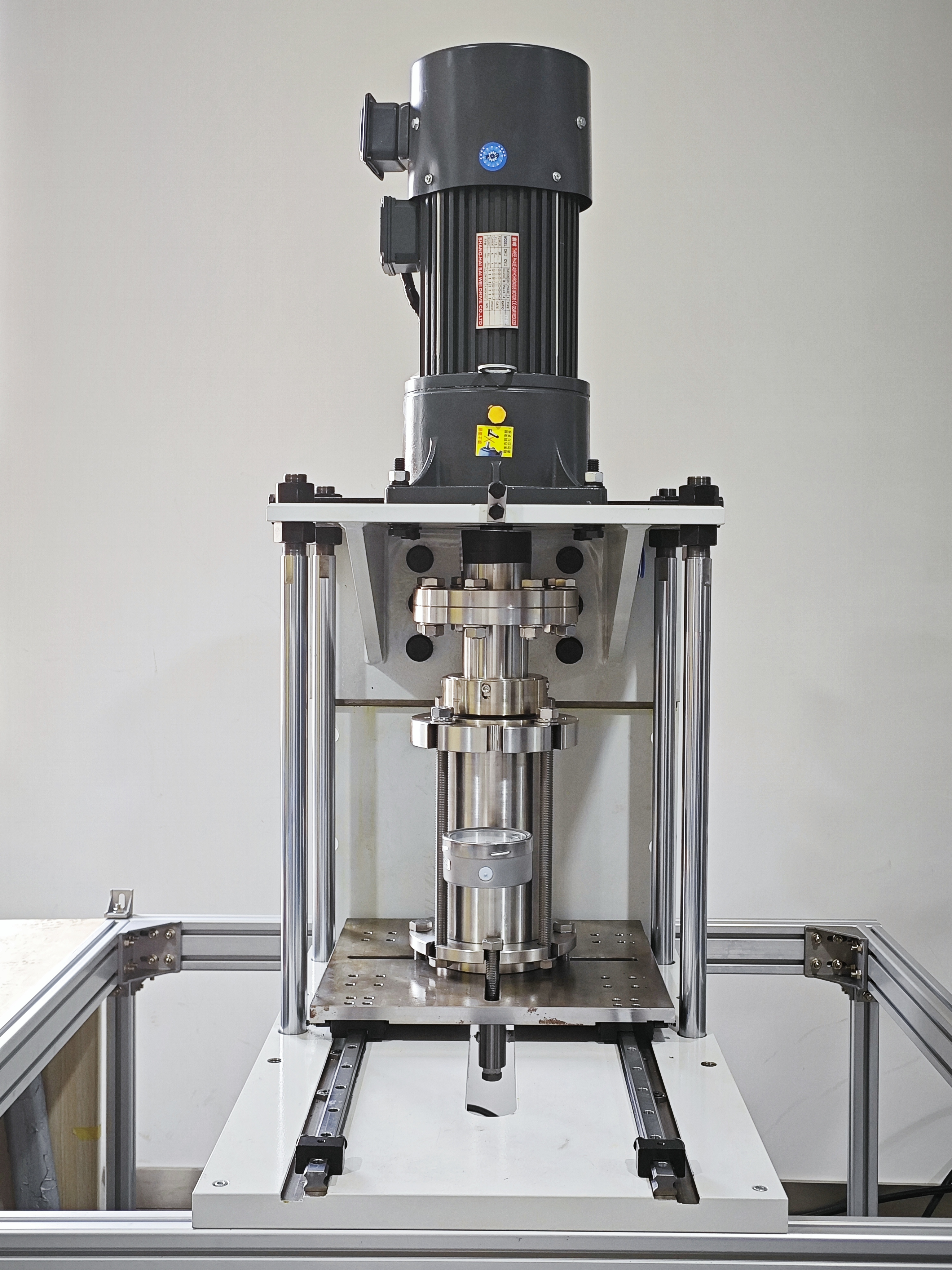 Прецизионные испытания создают надежный барьер для обеспечения соответствия характеристик уплотнений