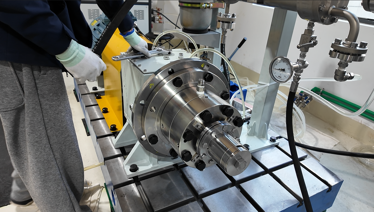 大轴径高压动力测试台